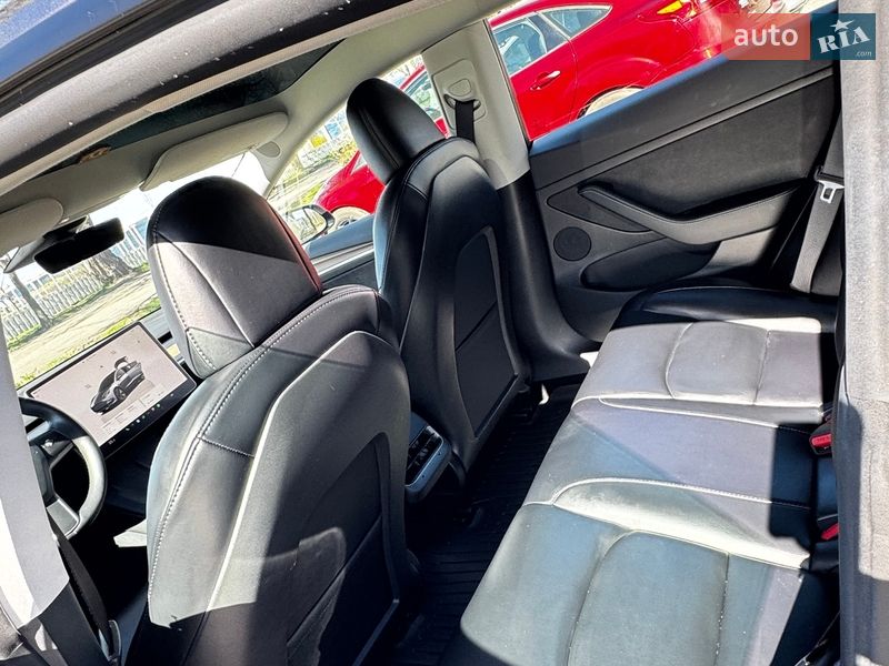Седан Tesla Model 3 2022 в Киеве