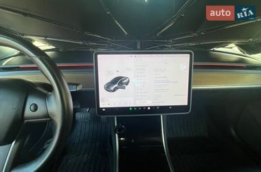 Седан Tesla Model 3 2018 в Львові