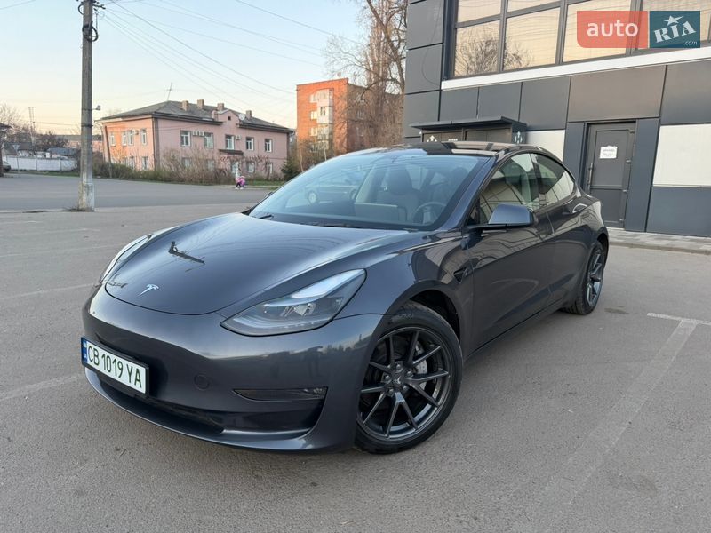 Седан Tesla Model 3 2023 в Киеве