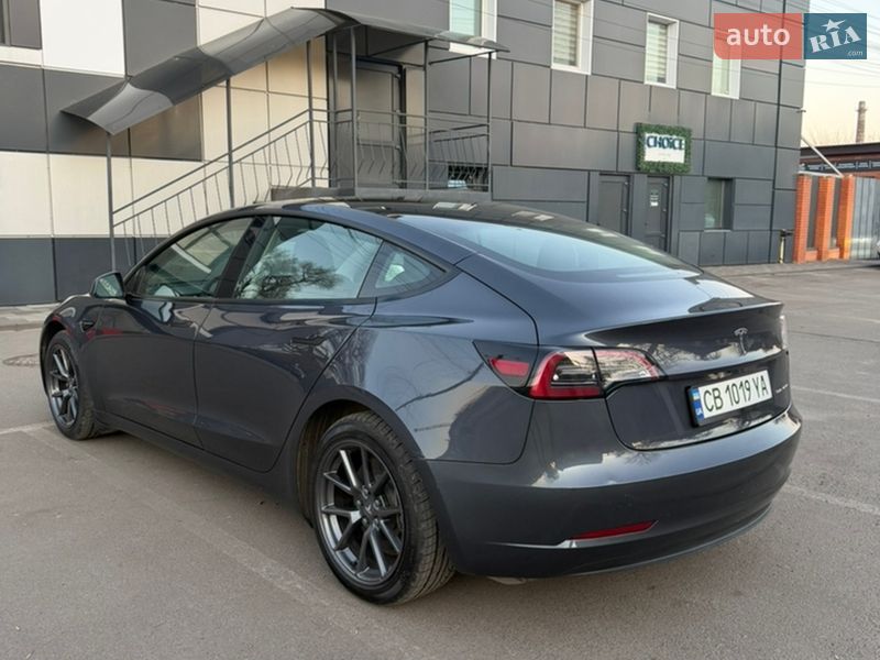 Седан Tesla Model 3 2023 в Киеве