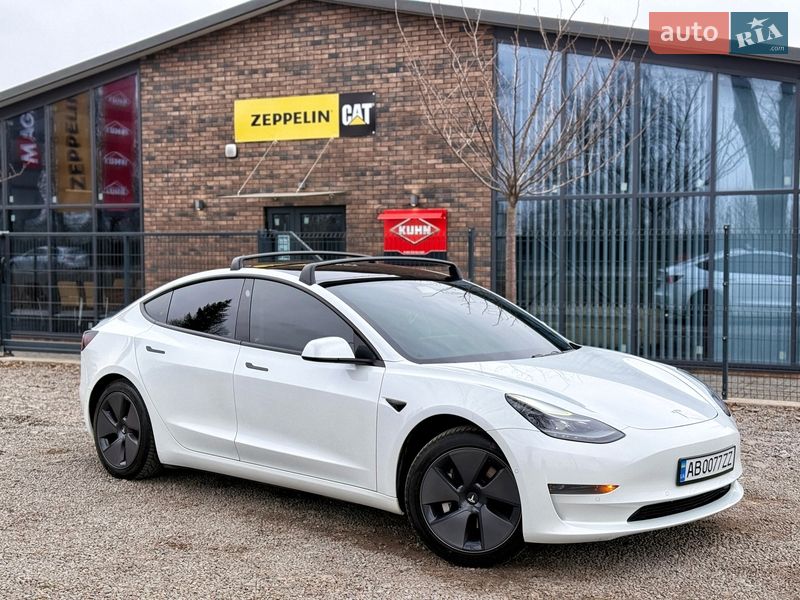 Седан Tesla Model 3 2021 в Виннице