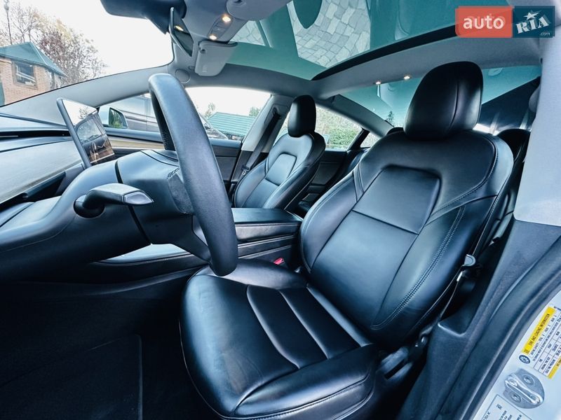 Седан Tesla Model 3 2021 в Виннице