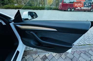 Седан Tesla Model 3 2021 в Виннице