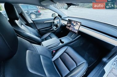 Седан Tesla Model 3 2021 в Виннице