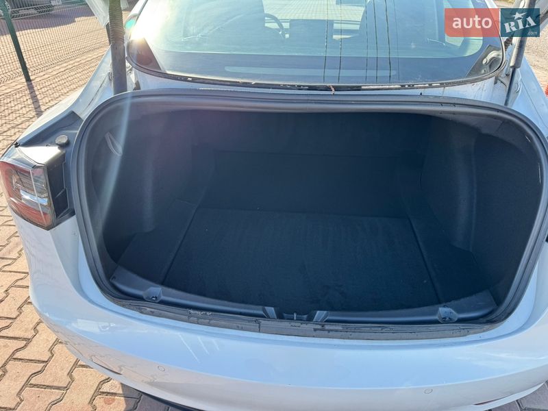 Седан Tesla Model 3 2022 в Рівному фото 25 Седан Tesla Model 3 2022 в Рівному