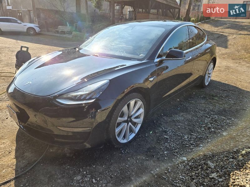 Tesla Model 3 2019