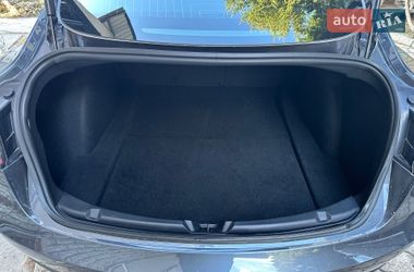 Седан Tesla Model 3 2018 в Ровно