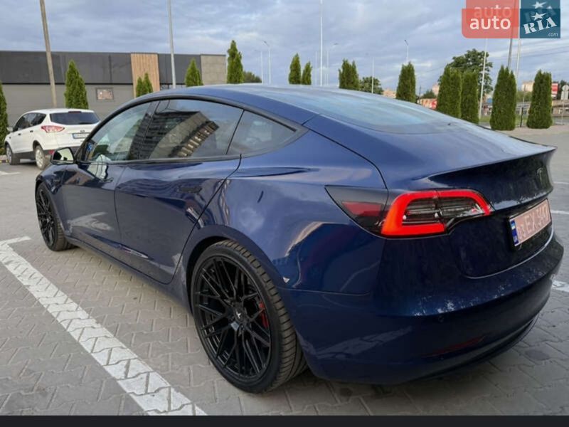 Седан Tesla Model 3 2019 в Житомирі