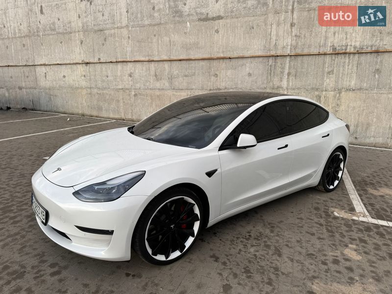 Седан Tesla Model 3 2021 в Одессе