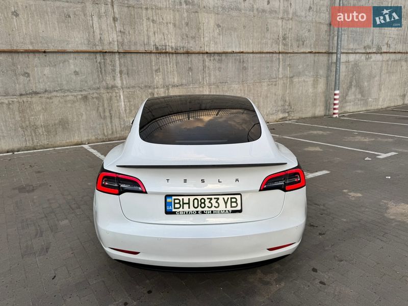 Седан Tesla Model 3 2021 в Одессе