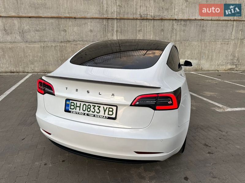 Седан Tesla Model 3 2021 в Одессе