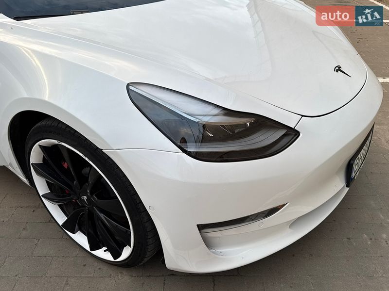 Седан Tesla Model 3 2021 в Одессе