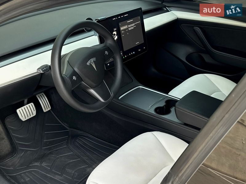 Седан Tesla Model 3 2021 в Одессе