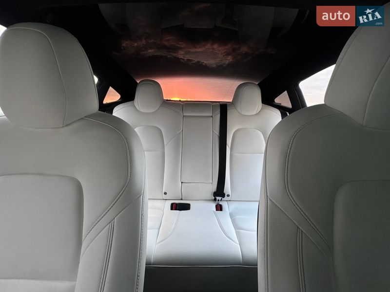 Седан Tesla Model 3 2021 в Одессе