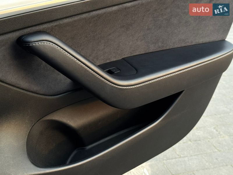 Седан Tesla Model 3 2021 в Одессе