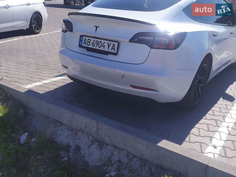 Седан Tesla Model 3 2019 в Виннице