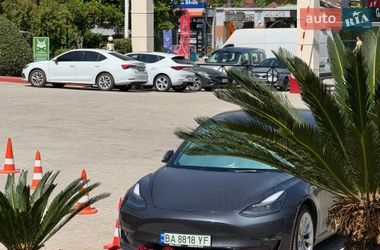 Седан Tesla Model 3 2022 в Кропивницькому