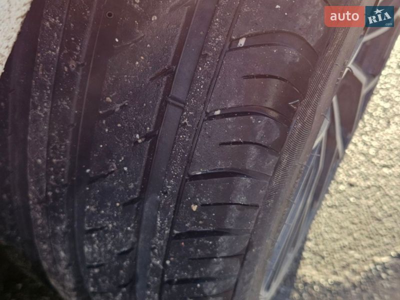 Седан Tesla Model 3 2023 в Глухове