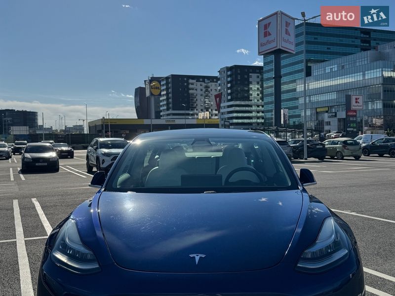 Седан Tesla Model 3 2019 в Одессе