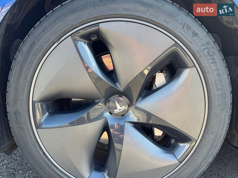 Седан Tesla Model 3 2019 в Одессе