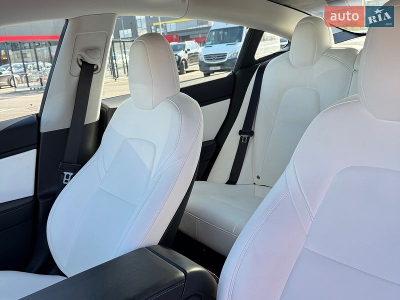 Седан Tesla Model 3 2019 в Одессе