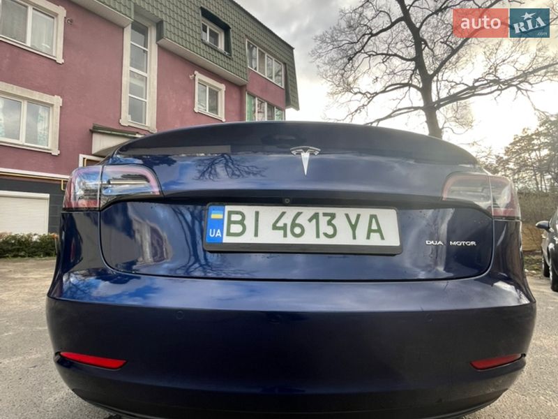 Седан Tesla Model 3 2018 в Ирпене