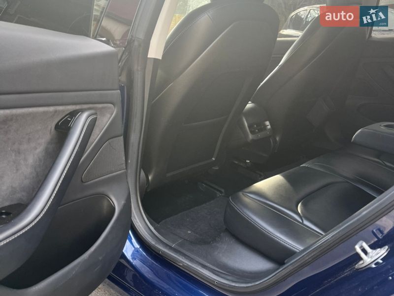 Седан Tesla Model 3 2018 в Ирпене