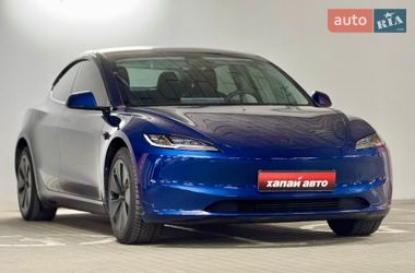 Седан Tesla Model 3 2024 в Киеве