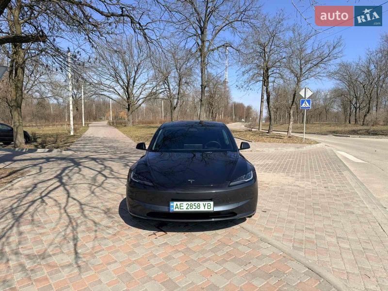 Седан Tesla Model 3 2024 в Кропивницком