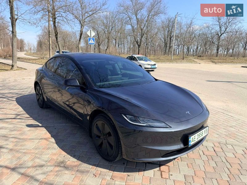 Седан Tesla Model 3 2024 в Кропивницком