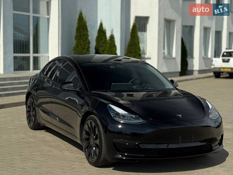 Седан Tesla Model 3 2023 в Житомире