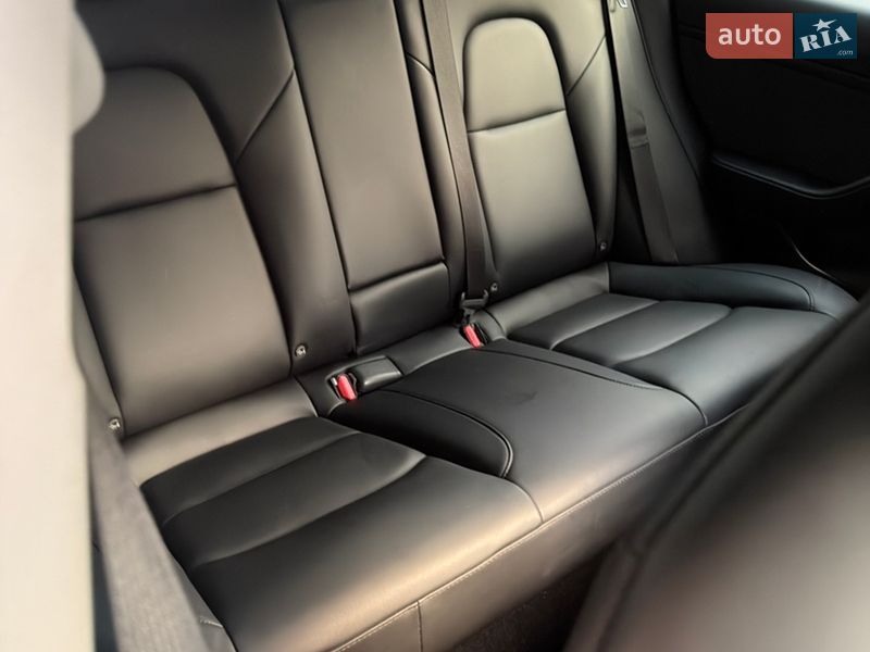 Седан Tesla Model 3 2022 в Запоріжжі