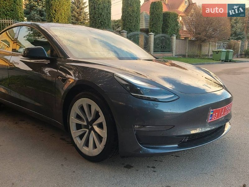 Седан Tesla Model 3 2021 в Луцьку