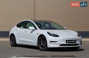 Седан Tesla Model 3 2020 в Києві