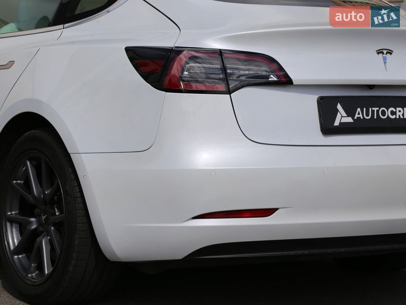Седан Tesla Model 3 2020 в Киеве