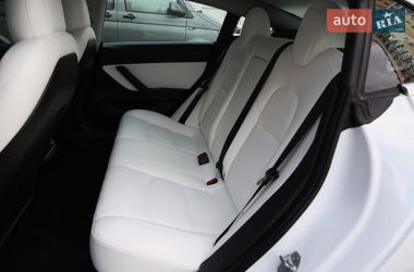 Седан Tesla Model 3 2020 в Киеве