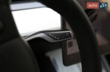 Седан Tesla Model 3 2020 в Киеве