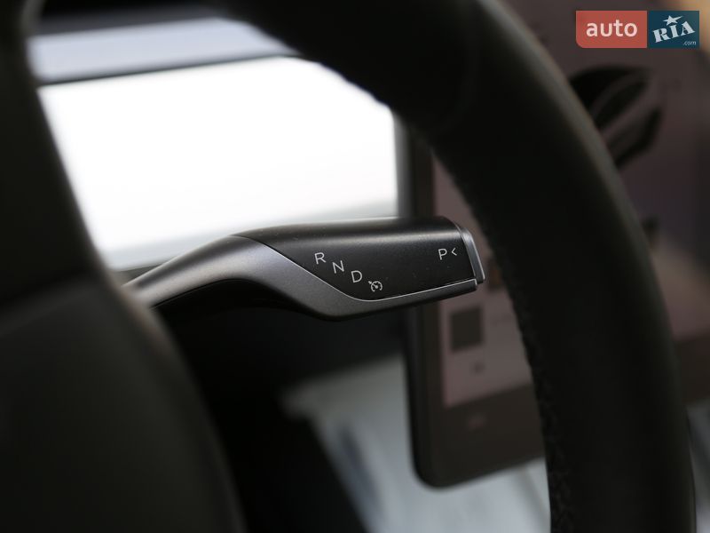 Седан Tesla Model 3 2020 в Киеве