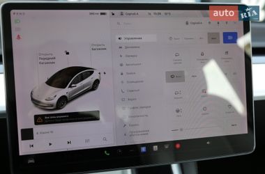 Седан Tesla Model 3 2020 в Киеве