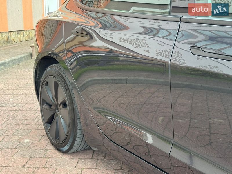 Седан Tesla Model 3 2024 в Стрые