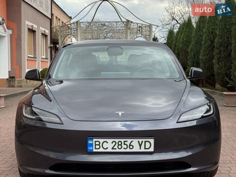 Седан Tesla Model 3 2024 в Стрые