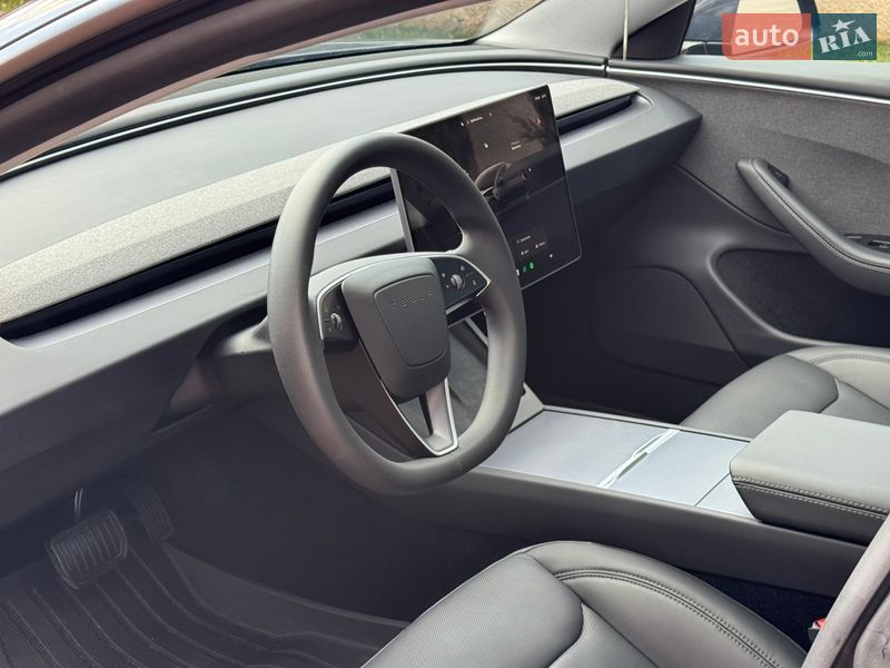 Седан Tesla Model 3 2024 в Стрые