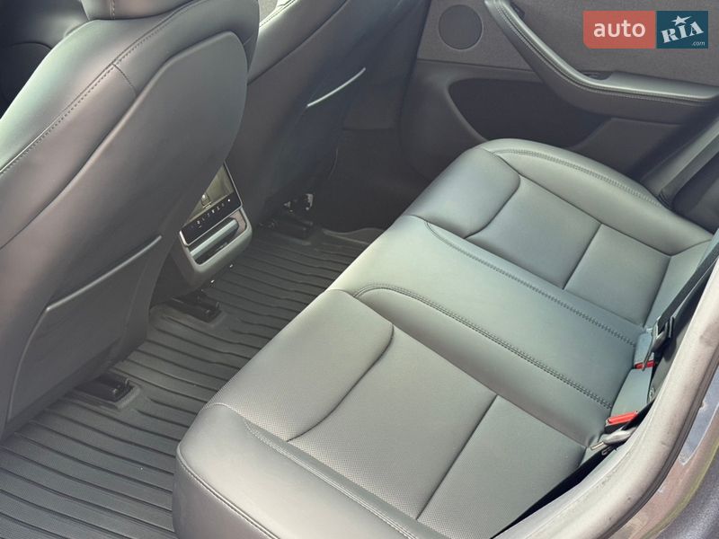 Седан Tesla Model 3 2024 в Стрые