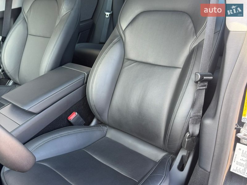 Седан Tesla Model 3 2024 в Стрые