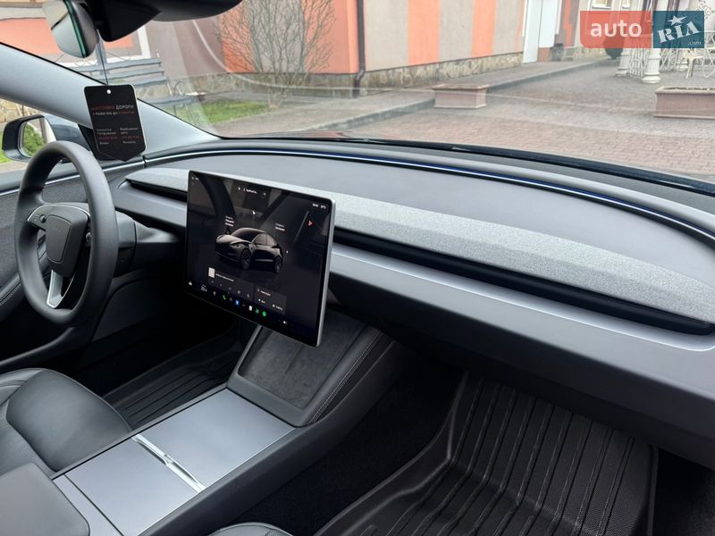Седан Tesla Model 3 2024 в Стрые