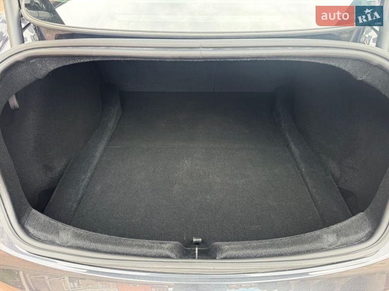 Седан Tesla Model 3 2024 в Стрые