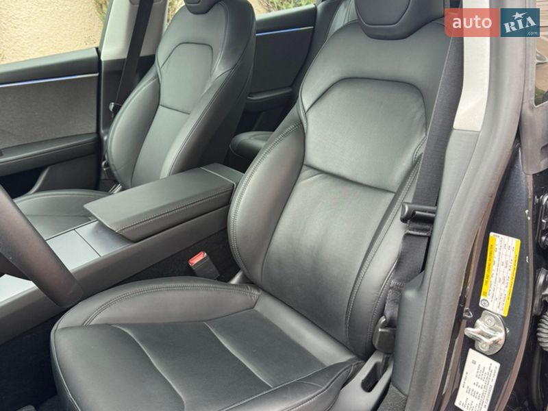 Седан Tesla Model 3 2024 в Стрые