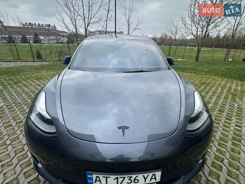 Седан Tesla Model 3 2022 в Ивано-Франковске