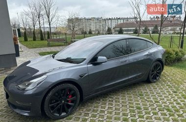 Седан Tesla Model 3 2022 в Ивано-Франковске