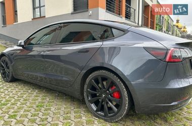 Седан Tesla Model 3 2022 в Ивано-Франковске